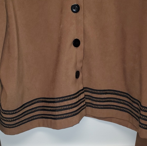 Ladies Button front Top - Picture 2 of 4